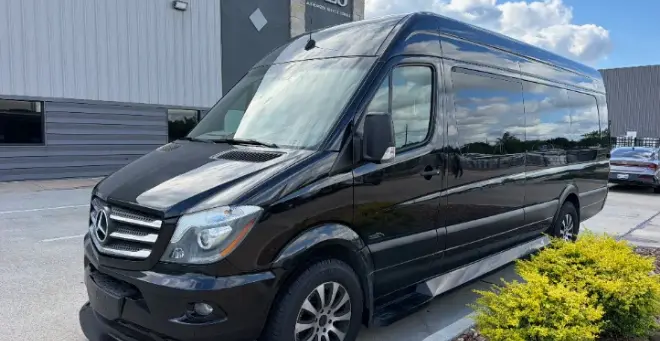 Sprinter Limo — Executive Mercedes-Benz Sprinter